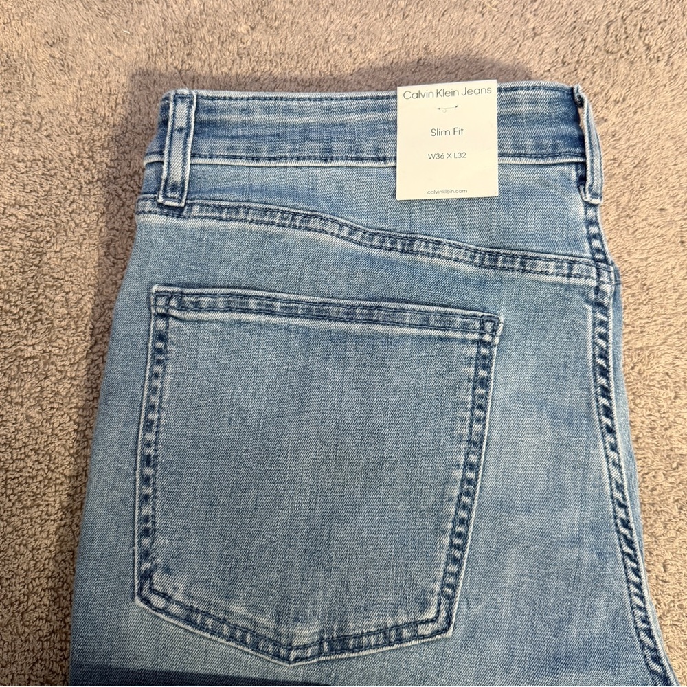 Calvin Klein
Brand new - Picture 2 of 4